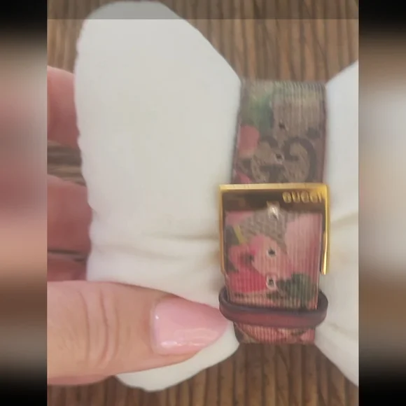 Absolutely Stunning Gucci Luxury Watch 14k Good plated bezel - Picture 3 of 7